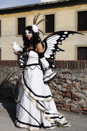 dettaglio della creazione esposta: abito cosplay