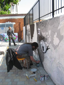 Gnob all'opera su murales