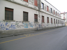 Foto dell'esterno della struttura in via del Romito
