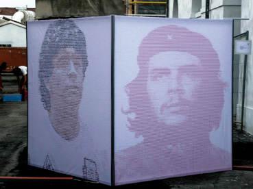 Dipinti di Eugenio Heer raffiguranti Maradona e CHe Guevara al Freeshout 2008