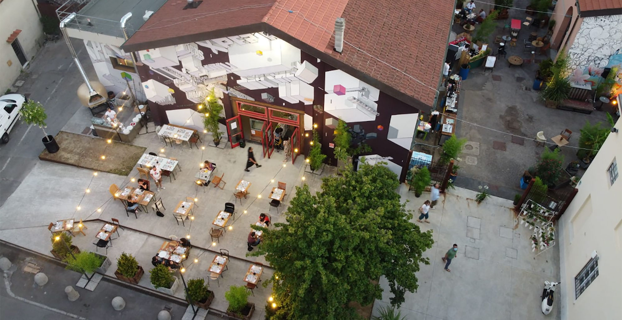 foto dal drone di Officina Giovani lato bar su piazza Macelli